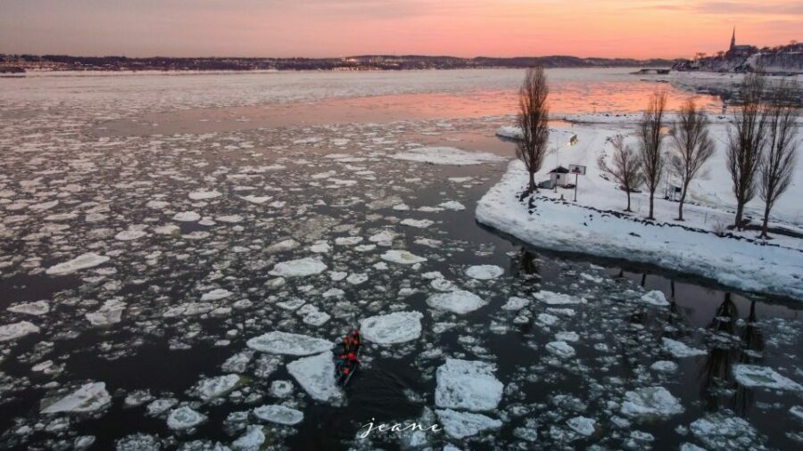 Quebec City: Ice Canoeing with Hot Chocolate & Sauna - What is the Ice Canoeing Experience?