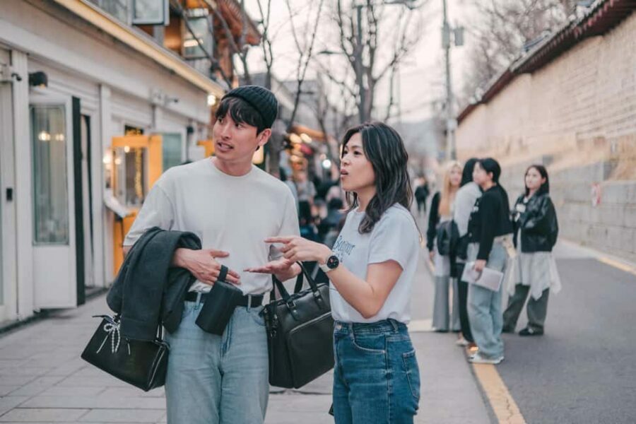 Seoul: Street Photoshoot and Hidden Gem History Walking Tour - Detailed Breakdown of the Itinerary