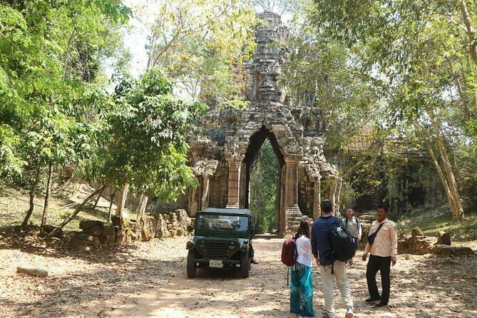 Siem Reap: Private Custom Angkor Wat Tour with Local Guide - Exploring the Temples: A Deep Dive into the Itinerary
