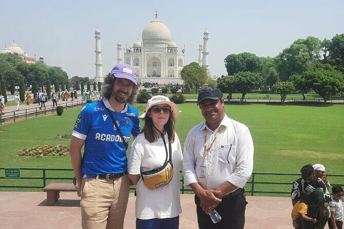 Skip-the-Line Taj Mahal Red Fort &Baby Taj Tour from Delhi by Car - Visiting the Taj Mahal: An Icon with a Guide Who Enhances the Experience
