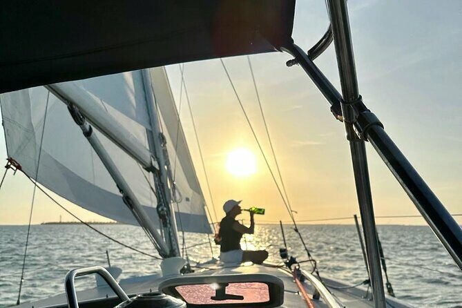 Sunset Sail in the Gulf of Mexico for up to 6 Guests - The Meeting Point and Practical Details