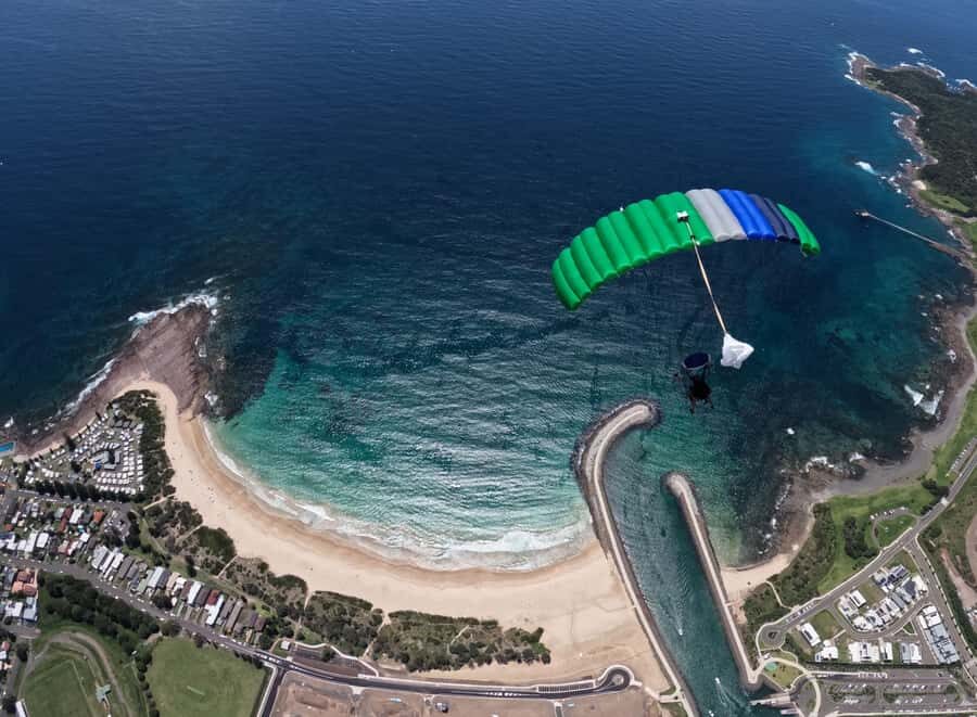 Sydney, Shellharbour: 15,000ft Tandem Beach Skydive - Who Will Love This Skydiving Adventure?
