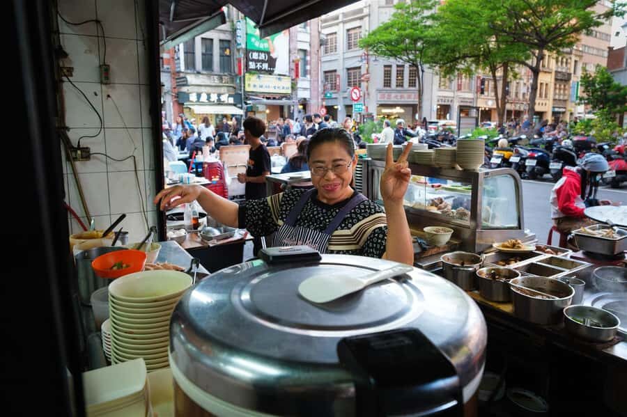 Taipei: Food Tour with Locals & 12+ Flavors (Small Group) - Why This Tour Is Worth Your Time