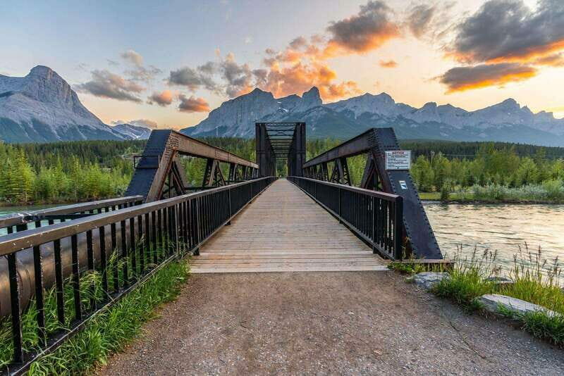 The Canmore HISTORY TOUR - Cowboys and Coal Miners 1.5H Walk - A Deep Dive into the Tour Experience