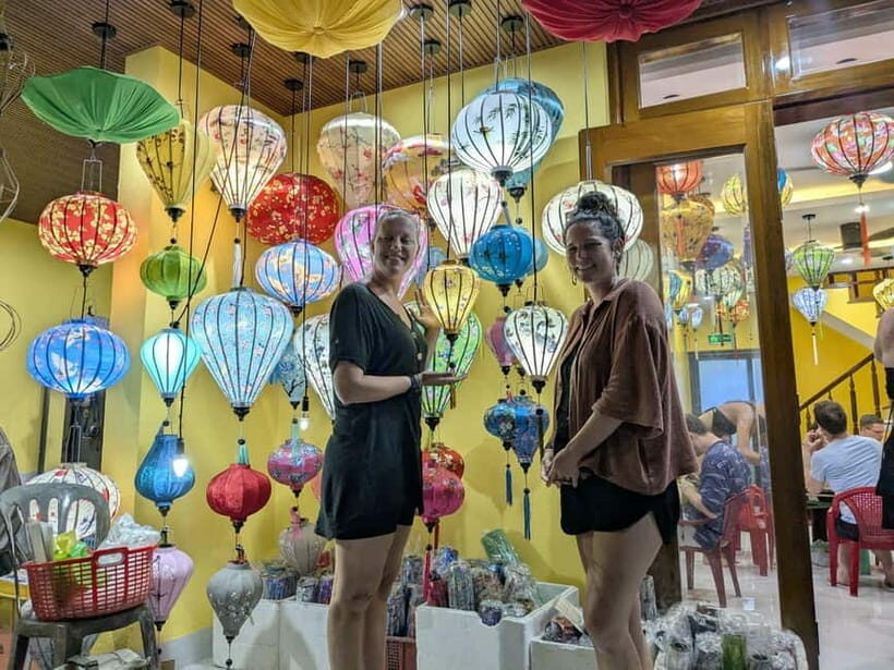 The Lantern Lady: Traditional Lantern Class in Old Town - Key Points
