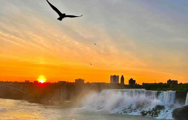 Toronto: Niagara Falls Day & Evening Tour + Top Attractions - The Value for Money