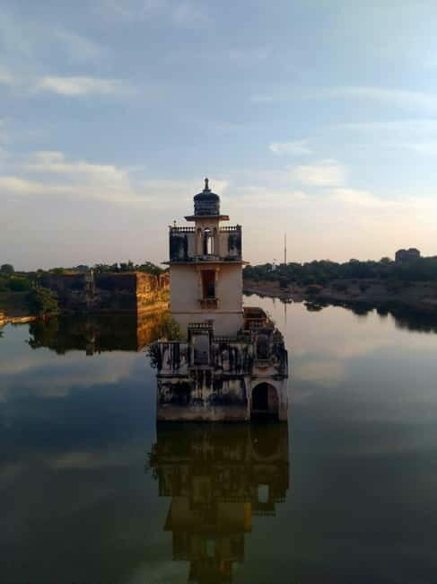 Udaipur: Guided Day Trip to Chittorgarh Fort - What the Tour Includes and Excludes