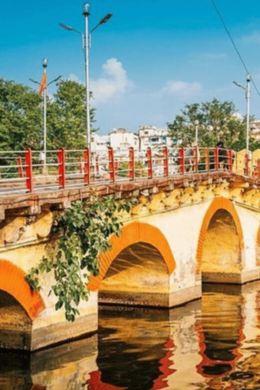 Udaipur: Guided Walking Tour of Ghats with Boat Ride - Practical Details: What Really Matters
