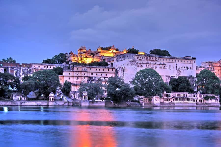 Udaipur: Sightseeing Tour by Tuk-Tuk or Car with a Driver - Gardens, Heritage, and Cultural Insights