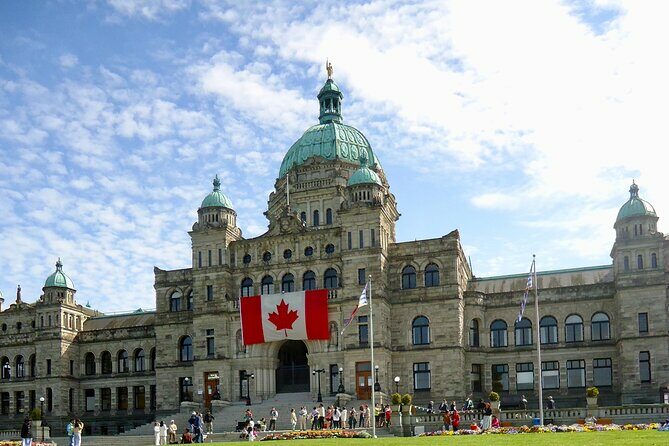 Victoria Private Tour Visiting the City and Butchart Gardens - Exploring Victoria’s Inner Harbour – Heart of the City