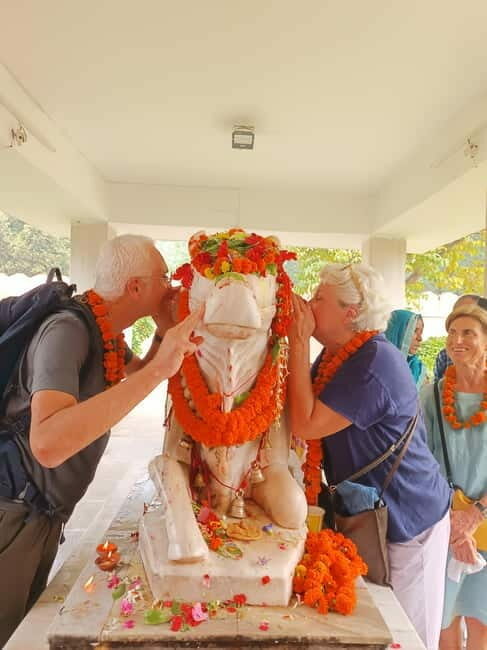 Visit the 3 largest temples in Benares - The Authentic Tuk-Tuk Experience