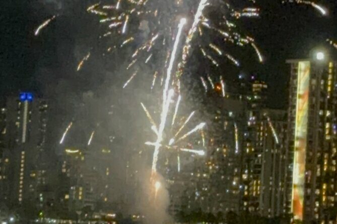 Waikiki Beach Catamaran Friday Night Fireworks Tour - What the Tour Entails: A Deep Dive