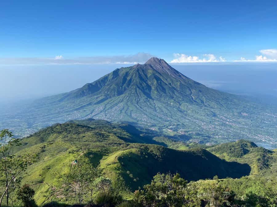 Yogyakarta: 1 Day Trip Mount Merbabu Sunrise Hike - Reaching the Summit: Sunrise and Breakfast