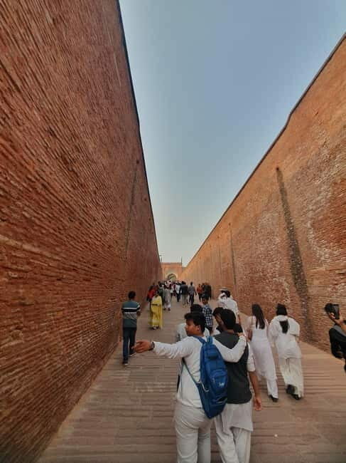 Agra: Taj Mahal Vip tickets with Professional Photographer - The Sum Up