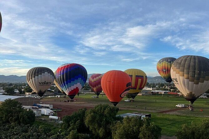 Flight in Teotihuacan Hot Air Balloon with Transportation and Breakfast - The Experience in Detail