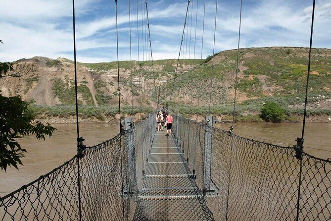 Full Day Drumheller Tour from Calgary by Coach - Exploring Wayne: A Ghost Town Reflection
