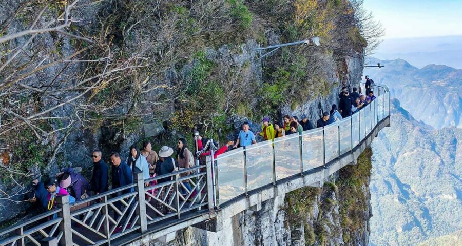 One Day Mini Group Tour to Glass Bridge and Tianmen Mountain - Who Should Consider This Tour?